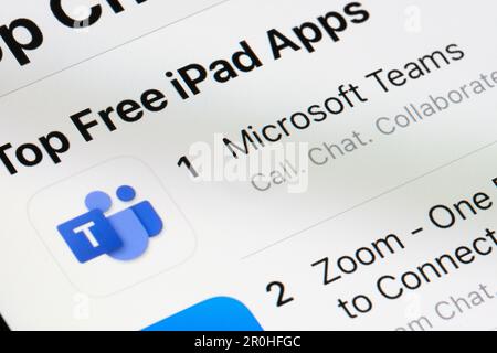 die app microsoft Teams wird im App Store auf dem iPad-Bildschirm angezeigt. Die beste kostenlose ipad-App. Selektiver Fokus. Stafford, Großbritannien, 6. Mai 2023 Stockfoto