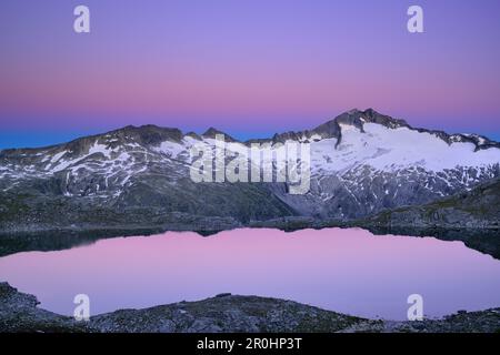 Blick über den See Scharzhornsee, Mount Hochalmspitze, Malta-Tal, Ankogel-Gruppe, Nationalpark Hohe Tauern, Kärnten, Österreich Stockfoto