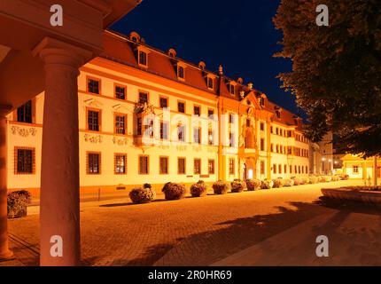 Zustand der Staatskanzlei von Thüringen bei Nacht, ehemalige Kurmainzische Statthalterei, Hirschgarten, Erfurt, Thüringen, Deutschland Stockfoto