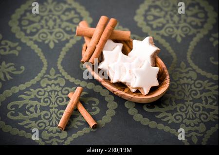 Sternförmige Zimt cookies Stockfoto
