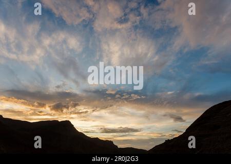 Wolken über dem Tal von El Risco, in der Nähe von Agaete, Naturschutzgebiet, Parque Natural de Tamadaba, UNESCO-Biosphärenreservat, Westküste, Gran Canaria, Can Stockfoto