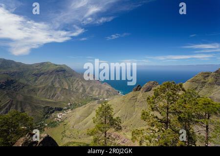 Berge und das Tal von El Risco in der Nähe von Agaete, Naturschutzgebiet, Parque Natural de Tamadaba, UNESCO-Biosphärenreservat, Westküste, Gran Canaria, AT Stockfoto