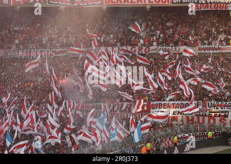 Argentinien, Buenos Aires - 07. Mai 2023: Allgemeiner Blick auf das Stadion und die Fans von River Plate während der Torneo Binance 2023 der argentinischen Liga Profesiona Stockfoto