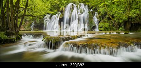 Kaskaden des Tufs, Arbois, Jura, Frankreich Stockfoto