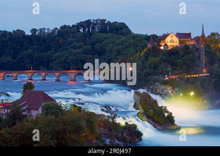 Blick auf die Rheinfall in Schaffhausen und Schloss Laufen, Wasserfall, Rhein, Kanton Schaffhausen, Schweiz, Europa Stockfoto