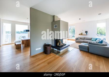 Wohnung in Villa im Stil einer modernen Architektur, Brandenburg, Deutschland Stockfoto