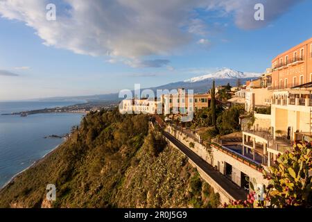 Blick auf den Ätna, Taormina, Messina, Sizilien, Italien Stockfoto