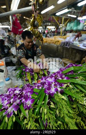 Der farbenfrohe Pak Khlong Talat ( Blumenmarkt ) in Bangkok, Thailand. Stockfoto