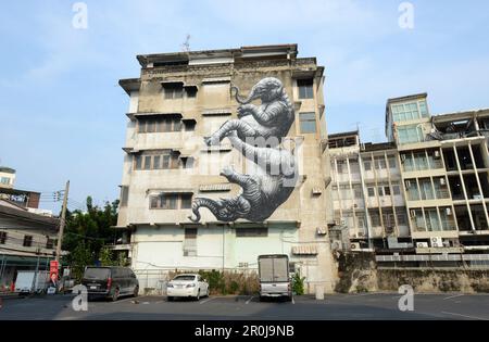 Elefantengemälde in einem alten Gebäude. Song Wat Road, Bangkok, Thailand. Stockfoto