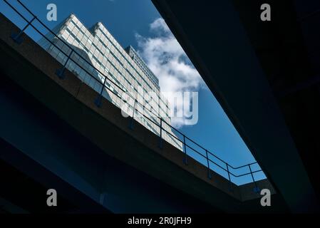 Abstraktes Bankgebäude, Canary Wharf (neuer Finanzbezirk), City of London, England, Vereinigtes Königreich, Europa Stockfoto