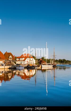 Marina mit traditionelle Segelboote, Neustadt, Ostsee, Schleswig-Holstein, Deutschland Stockfoto