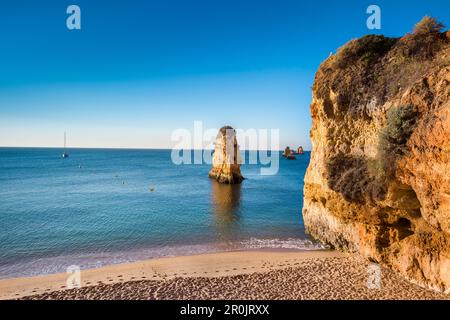 Strand, Praia Dona Ana, Rocky Coast, Lagos, Algarve, Portugal Stockfoto