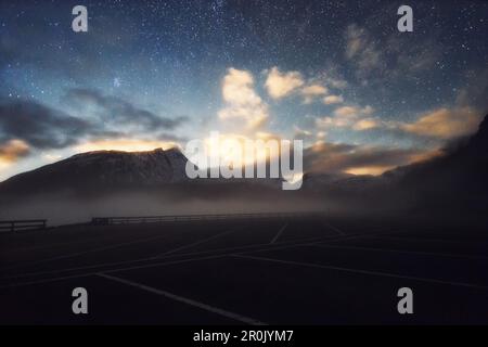 Parkplatz Franz-Josef-Hoehe, Hochalpenstraße Grossglockner, hohe Tauern Gebirgskette, Österreich Stockfoto