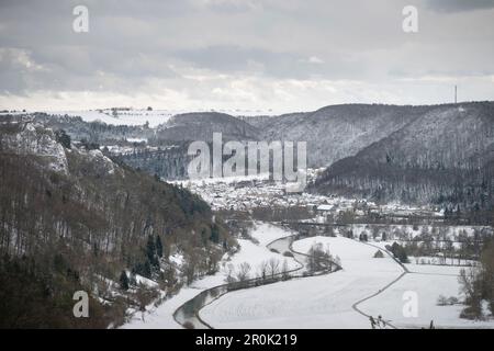 Blick auf das Blaue Tal im Winter, Blaubeuren, Alb-Donau-Viertel, Schwäbische Alb, Baden-Württemberg, Deutschland Stockfoto