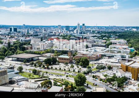 Blick vom Potsdamer Platz mit St. Matthäus-Kirche im Vordergrund, Berlin, Deutschland Stockfoto