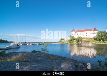 Blick auf Schloss lacko, Lake Vanern, Kallandso, Lidkoping, Vastergotland, Schweden Stockfoto