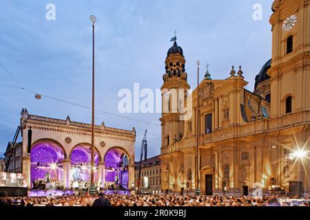 Klassische Musik auf dem odeonsplatz, klassisches Musikfestival, Feldherrnhalle, München, Oberbayern, Bayern, Deutschland Stockfoto