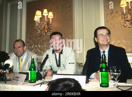 Boxpromoter Wilfried Sauerland, Boxer Graciano Rocchigiani und Hans Mahr, österreichischer Journalist und Medienmanager, um 1996. Stockfoto