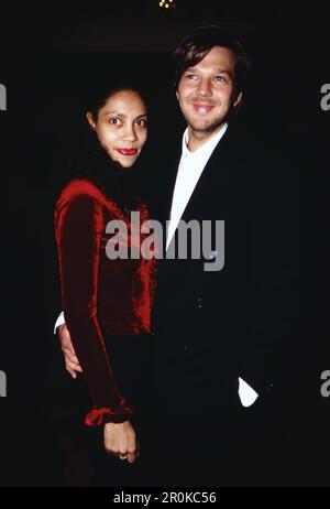 Deutscher Schauspieler und Regisseur Kai Wiesinger mit Ehefrau Chantal de Freitas, Deutschland um 1999. Stockfoto