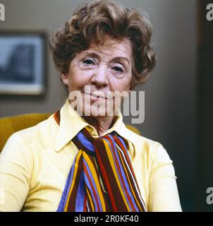 Inge Meysel, deutsche Schauspielerin, Theater- und TV-Darstellerin, Portrait, ca. 1986, Deutschland. Inge Meysel, deutsche TV- und Theaterdarstellerin, Porträt, Deutschland, ca. 1986. Stockfoto