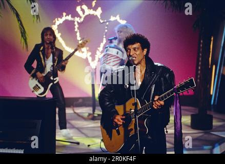 Mungo Jerry, Britisch Rock und Blues Band mit Frontmann, Sänger und Gitarrist Ray Dorset, hier bei einem Konzert in Deutschland, 1996. Mungo Jerry, British Rock and Blues Band mit Sänger, Songwriter und Gitarrist Ray Dorset, hier bei einem Konzert in Deutschland, 1996. Stockfoto