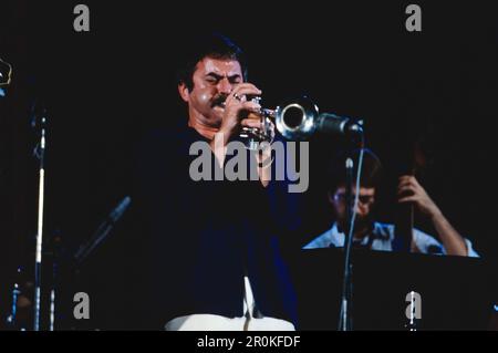 Jazz Fest Berlin, Philharmonie, Deutschland, 1984, Enrico Rava italienischer Jazztrompeter mit Enrico Rava italienisches Projekt. Jazz Fest Berlin, Philharmonie, Deutschland, 1984, Enrico Rava, Italienischer Jazz-Trompetenspieler mit Enrico Rava Italian Project Stockfoto