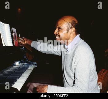 Horace Parlan, amerikanischer Jazzpianist, Portrait am Piano, Deutschland, 1986. Horace Parlan, amerikanischer Jazzpianist, Porträt auf Klavier, Deutschland, 1986. Stockfoto