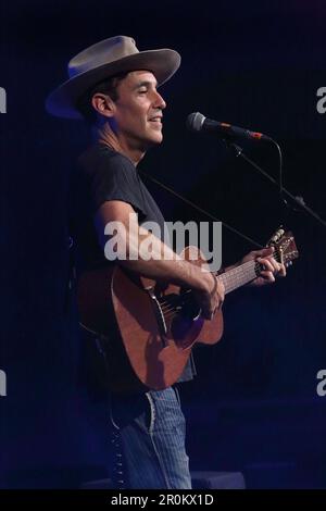 Joshua Radin, Singer Songwriter in der Pepper Canister (St. Stephens) Church, Dublin16. April 2023. Stockfoto