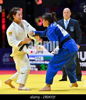 Doha. 8. Mai 2023. Uta Abe (L) aus Japan und Diyora Keldiyorova aus Usbekistan treten am 8. Mai 2023 bei der Judo-Weltmeisterschaft Doha 2023 in Doha, Katar, beim Frauenfinale 52kg gegeneinander an. Kredit: Nikku/Xinhua/Alamy Live News Stockfoto