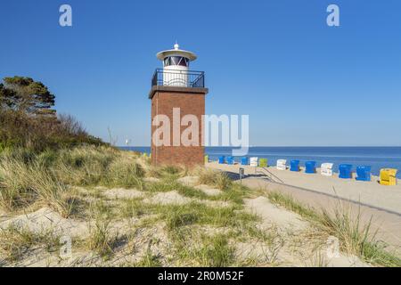 Leuchtturm Olhörn am Strand, Wyk, Nordfriesische Insel Föhr, Nordsee, Schleswig-Holstein, Norddeutschland, Deutschland, Europa Stockfoto