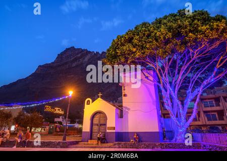 Beleuchtete Kapelle Ermita de San Pedro in La Playa, Valle Gran Rey, La Gomera, Kanarische Inseln, Kanarische Inseln, Spanien Stockfoto