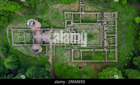 Das Kloster St. Michael am Heiligenberg in Heidelberg aus der Vogelperspektive. Stockfoto