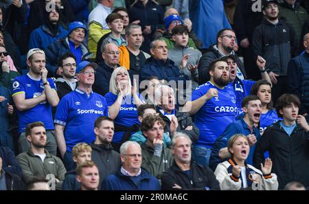 Everton-Fans während des Premier League-Spiels zwischen Brighton & Hove Albion und Everton im American Express Community Stadium , Brighton , Großbritannien - 8. Mai 2023 Stockfoto