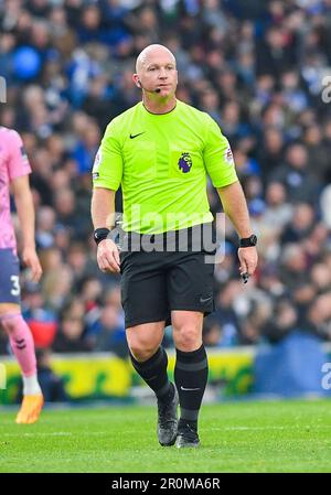 Schiedsrichter Simon Hooper während des Premier League-Spiels zwischen Brighton & Hove Albion und Everton im American Express Community Stadium , Brighton , Großbritannien - 8. Mai 2023 Photo Simon Dack / Tele Images. Nur redaktionelle Verwendung. Kein Merchandising. Für Fußballbilder gelten Einschränkungen für FA und Premier League. Keine Nutzung von Internet/Mobilgeräten ohne FAPL-Lizenz. Weitere Informationen erhalten Sie von Football Dataco Stockfoto