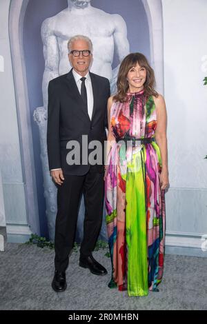 New York, New York, USA. 8. Mai 2023. (NEU) "Book Club: The Next Chapter" New York Premiere. 08. Mai 2023, New York, New York, USA: Ted Danson und Mary Steenburgen besuchen die Premiere von „Book Club: The Next Chapter“ im AMC Lincoln Square Theater am 08. Mai 2023 in New York City. (Kreditbild: © M10s/TheNEWS2 via ZUMA Press Wire) NUR REDAKTIONELLE VERWENDUNG! Nicht für den kommerziellen GEBRAUCH! Stockfoto