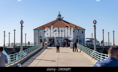 Das Aquarium am Ende des Manhattan Beach Pier in Kalifornien, USA, am 9. 2023. Februar Stockfoto