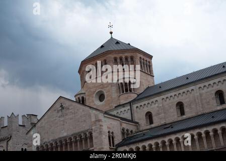 Scorcio della cattedrale di San Vigilio a Trento, la città di Trento Stockfoto