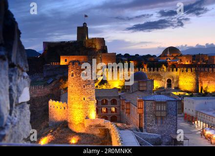 Festung in Rabati am Abend in voller Beleuchtung, Akhaltsikhe im kleinen Kaukasus, Südgeorgien Stockfoto