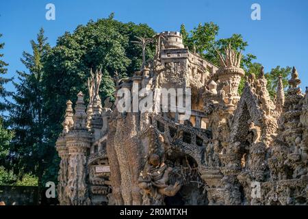 Palais idéal, erbaut 1879-1912 vom Landpostmann Ferdinand Chaval in Hauterives, Drome, Frankreich Stockfoto