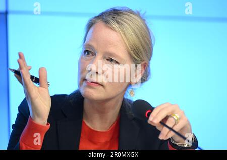 Stuttgart, Deutschland. 09. Mai 2023. Thekla Walker (Bündnis 90/die Grünen), Umweltministerin Baden-Württembergs, spricht auf einer Pressekonferenz im landesparlament. Kredit: Bernd Weißbrod/dpa/Alamy Live News Stockfoto