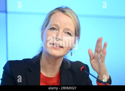 Stuttgart, Deutschland. 09. Mai 2023. Thekla Walker (Bündnis 90/die Grünen), Umweltministerin Baden-Württembergs, spricht auf einer Pressekonferenz im landesparlament. Kredit: Bernd Weißbrod/dpa/Alamy Live News Stockfoto