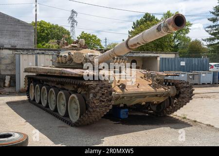 Nicht restaurierter sowjetischer Panzer aus dem Jahr T72 Stockfoto