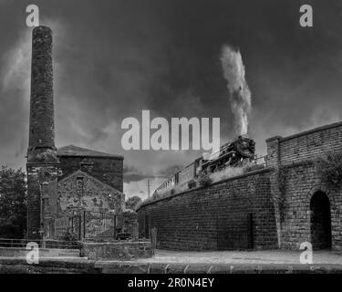 Die KWVR ist eine einzigartige 5 Meilen lange Zweigbahn im Herzen von West Yorkshire, die traditionelle Dampf- und Dieselzüge durch das atemberaubende Bront führt Stockfoto