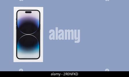 Lodz, Polen Mai 07 2023 Box, Paket von iPhone 14 pro max, Draufsicht, Bannerhintergrund. Stockfoto