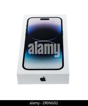 Lodz, Polen Mai 07 2023 Box, Paket von iPhone 14 pro max. Isoliert auf weißem Hintergrund. Stockfoto