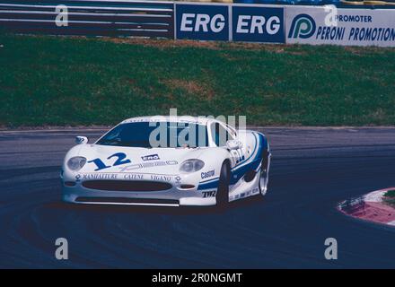 Jaguar XJ220 Rennwagen auf der italienischen GT Monza, Italien 1993 Stockfoto