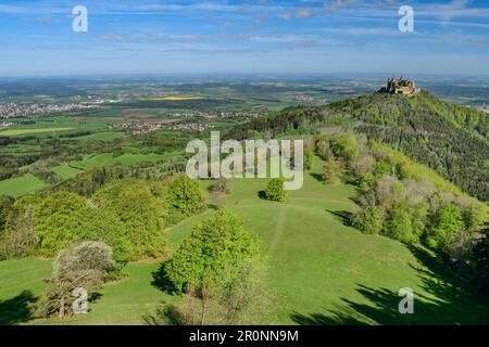 Schloss Hohenzollern, aus dem Zellerhorn, Schwäbischer Jura, Baden-Württemberg, Deutschland Stockfoto