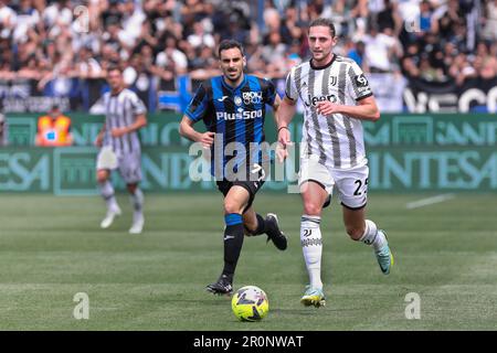 Bergamo, Italien. 7. Mai 2023. Italien, Bergamo, Mai 7 2023: Adrien Rabiot (Mittelfeldspieler Juventus) fährt während des Fußballspiels ATALANTA BC gegen JUVENTUS FC in der ersten Halbzeit in den Strafbereich. Serie A Tim 2022-2023 day34 Gewiss Stadion (Kreditbild: © Fabrizio Andrea Bertani/Pacific Press via ZUMA Press Wire) NUR REDAKTIONELLE VERWENDUNG! Nicht für den kommerziellen GEBRAUCH! Stockfoto