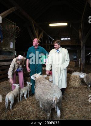 Texel, Niederlande. 09. Mai 2023. König Willem-Alexander und Königin Maxima der Niederlande in Texel am 09. Mai 2023 für einen regionalen Besuch im Waddeneilanden Credit: Albert Nieboer/Netherlands OUT/Point de Vue OUT/dpa/Alamy Live News Stockfoto