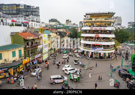 Blick auf das Ham Ca Map-Gebäude und die Umgebung im Stadtzentrum von Hanoi, Vietnam. Stockfoto